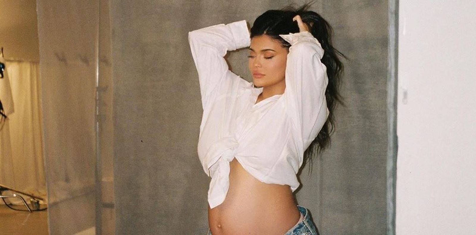 Ъм, да не би Кайли Дженър да е родила тайно... отново?