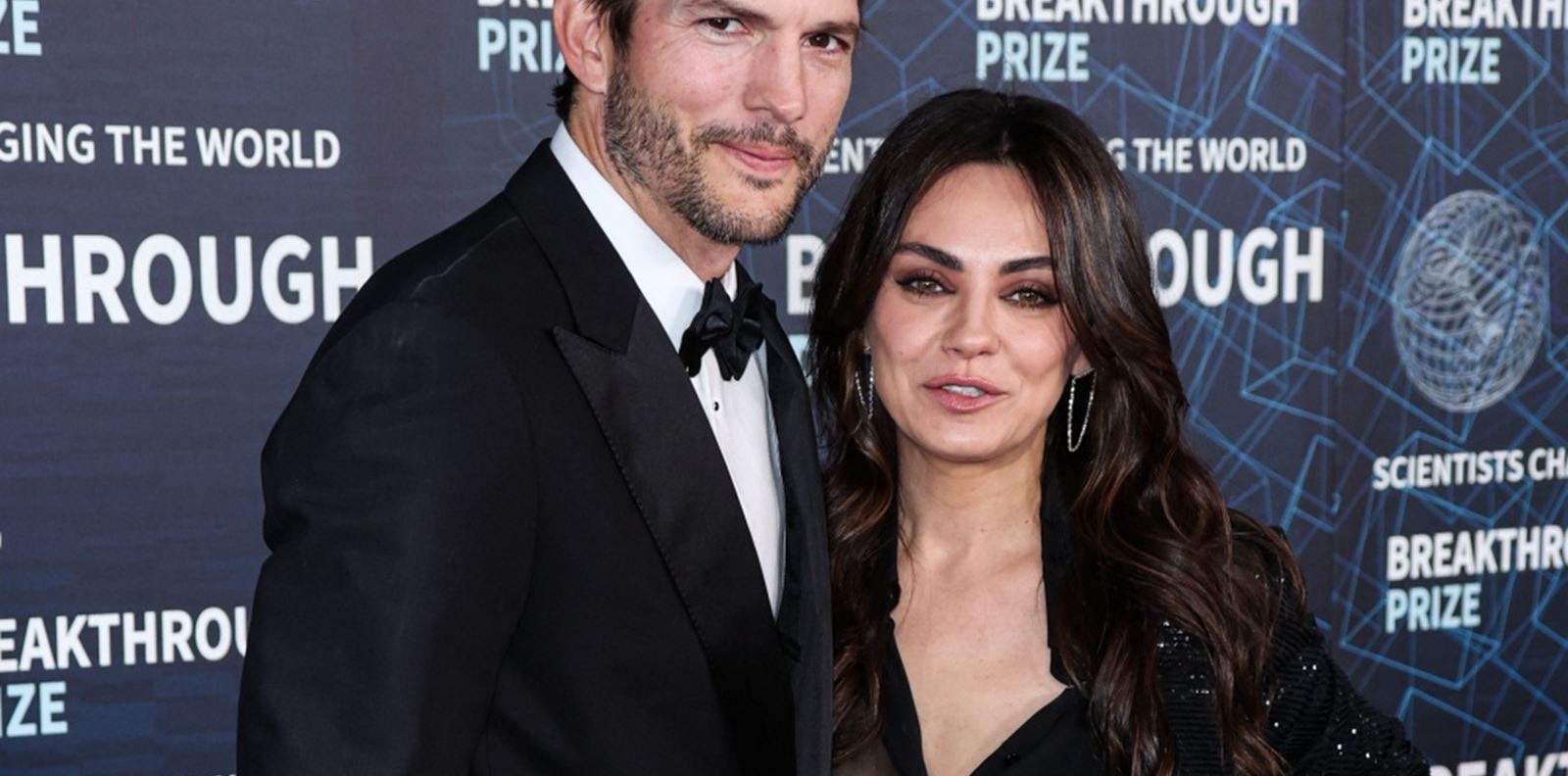 Мила Кунис и Аштън Кътчър ни канят в дома си