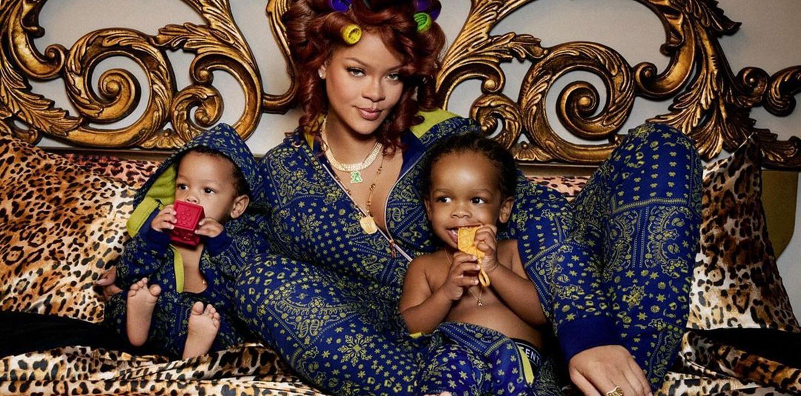 Риана в очарователна фотосесия със синовете си