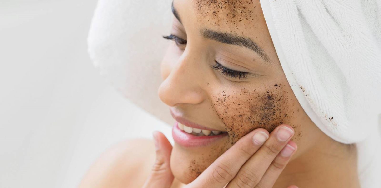 Черните точки: какво всъщност пречи на кожата ти да се изчисти?