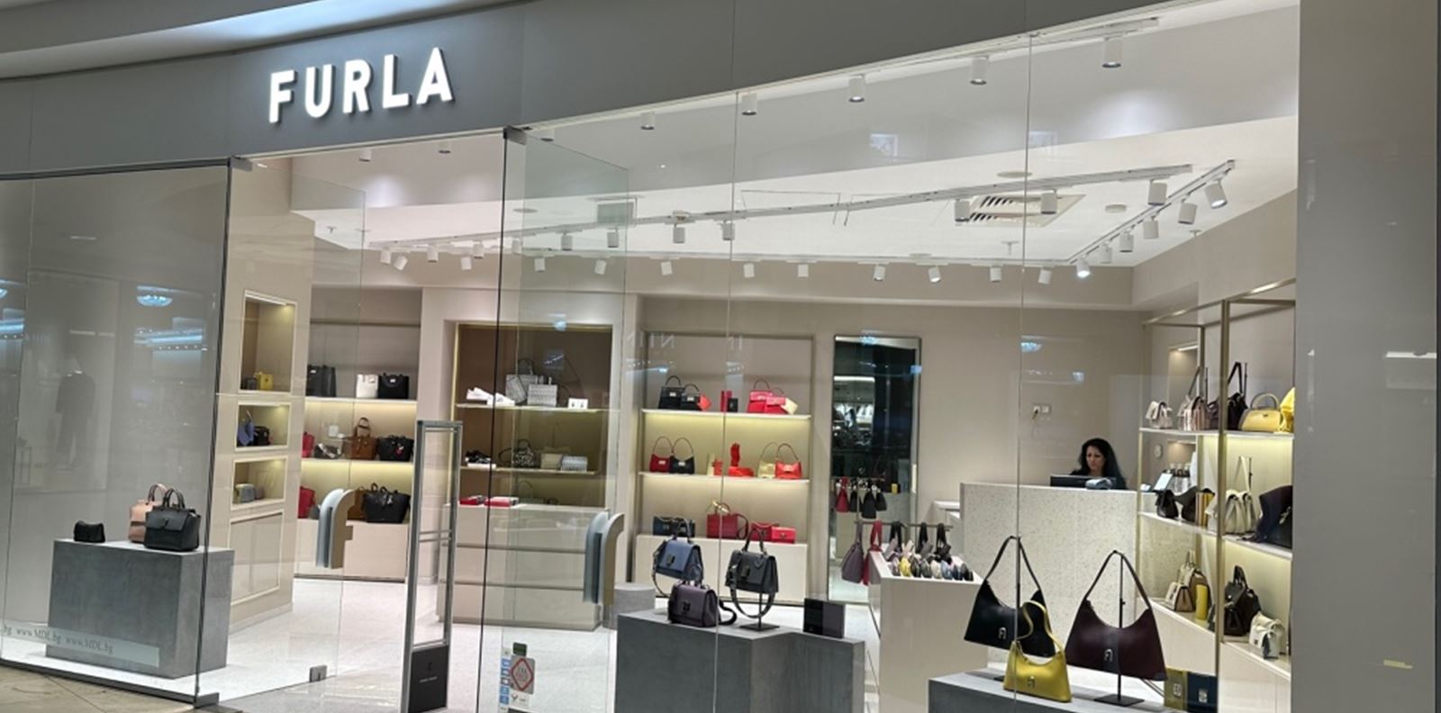 Обновеният магазин на FURLA отвори врати