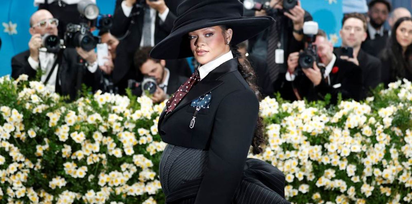 Моментът, който чакахме! Риана обяви, че е бременна