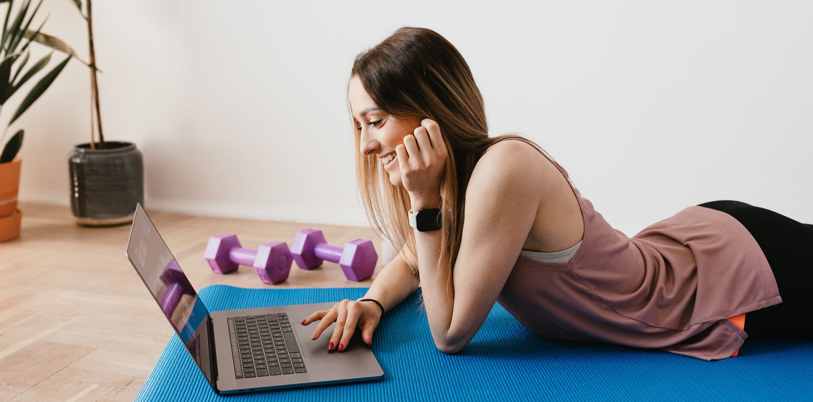 Любимите ни YouTube тренировки за спорт вкъщи