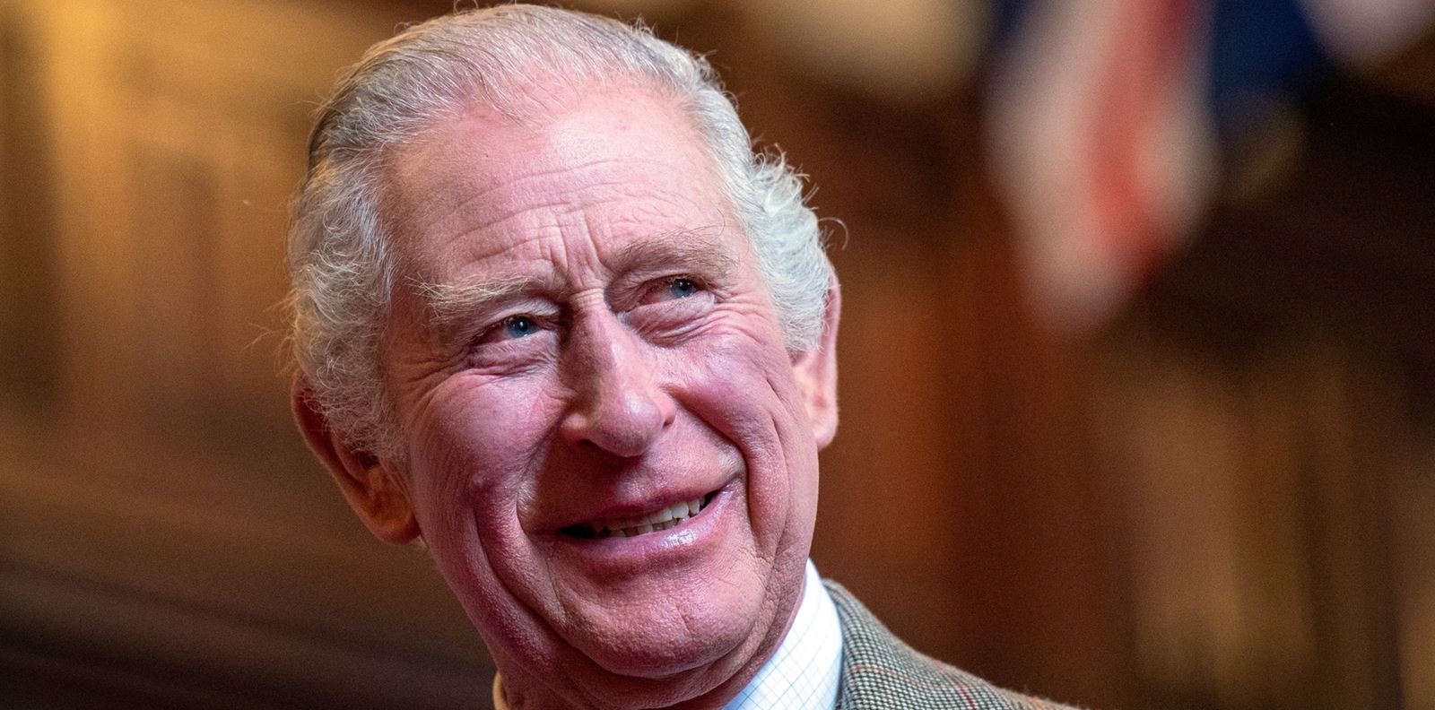 Крал Чарлз със собствена изложба картини