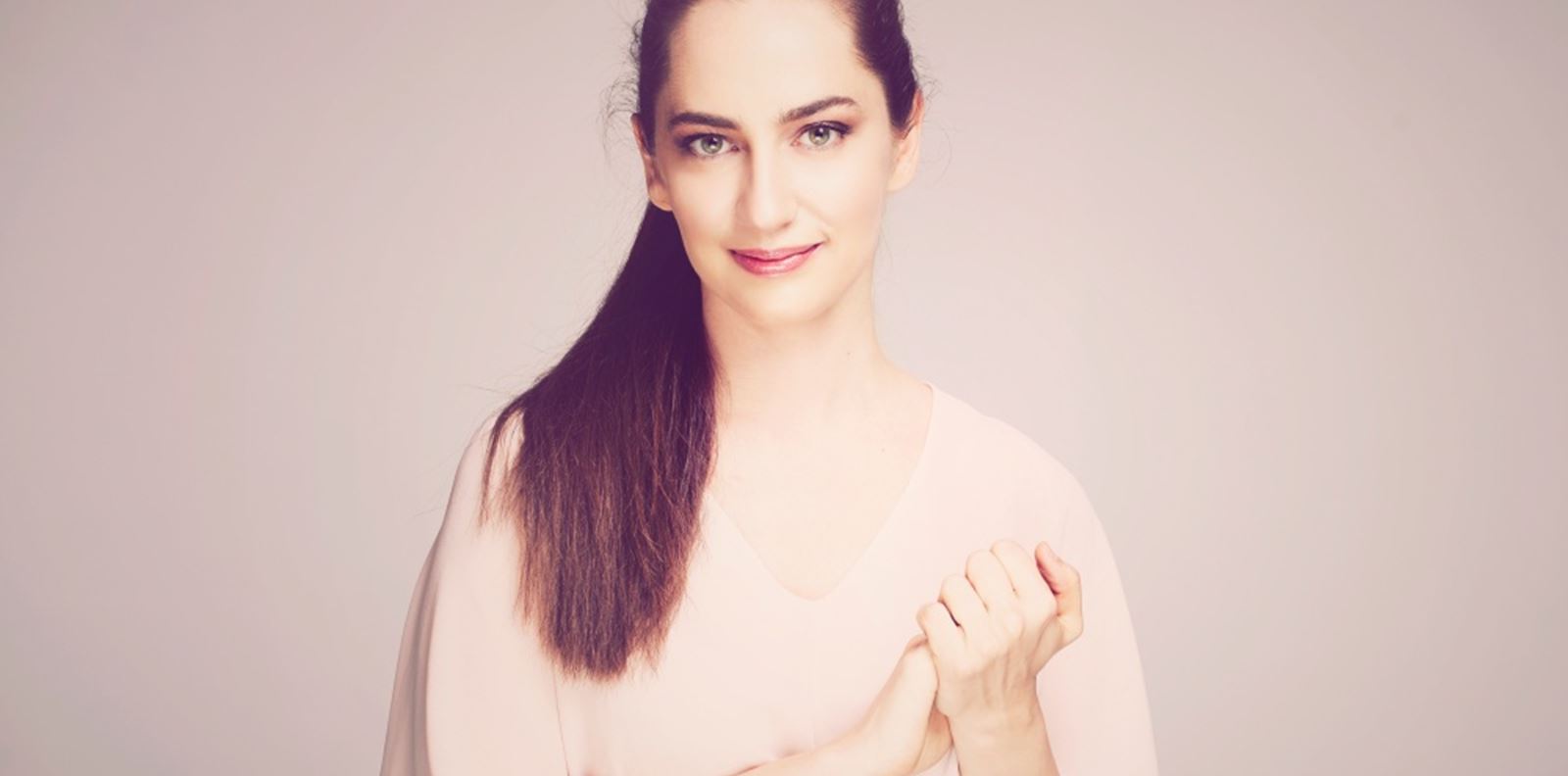 Венета Нейнска представя танцово-поетичния концерт &quot;Там, където не сме&quot;