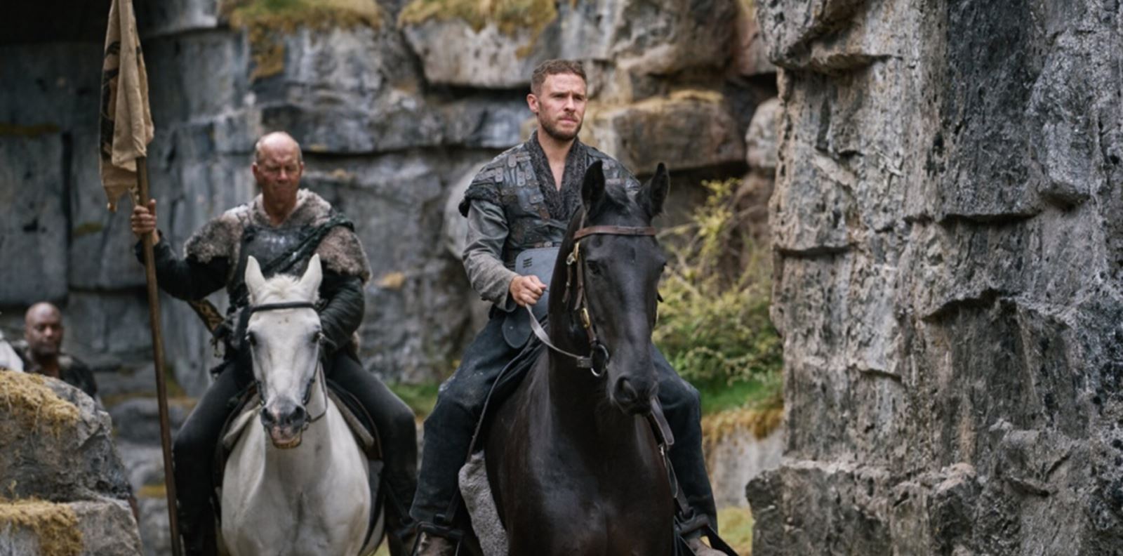 Легендите за крал Артур оживяват на екрана в "Кралят на зимата"