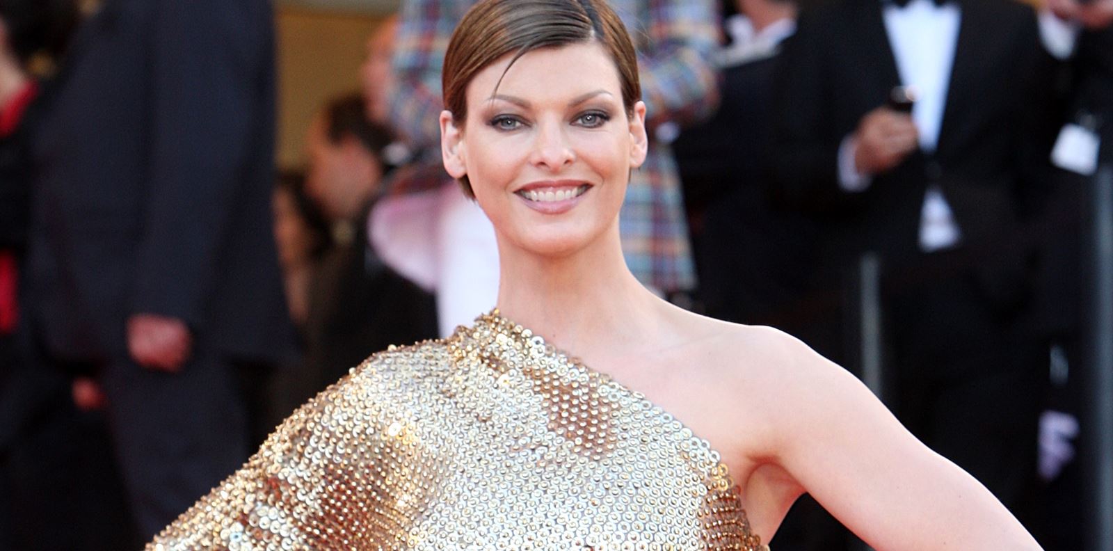 Линда Еванджелиста пуска своя книга