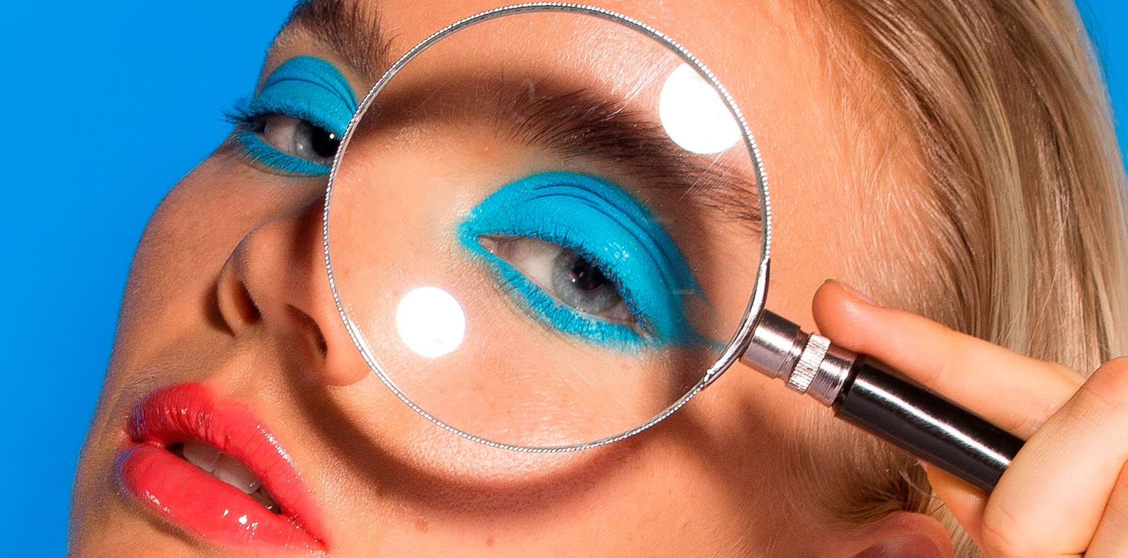 Моля, не се страхувайте от грима в синьо