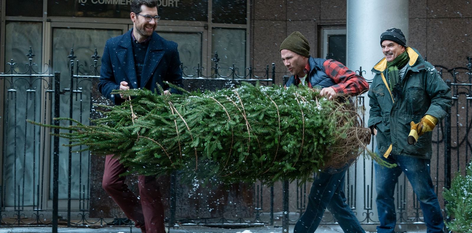 Предразсъдъците падат с романтичната комедия &quot;Дружки&quot;