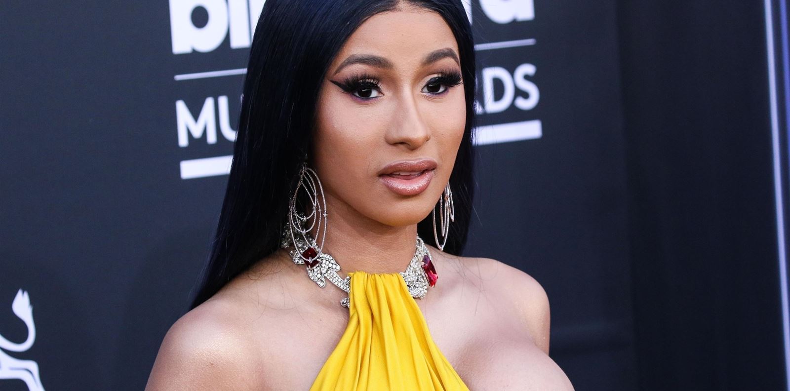 Карди Би иска да научи децата си, че нищо не е даденост