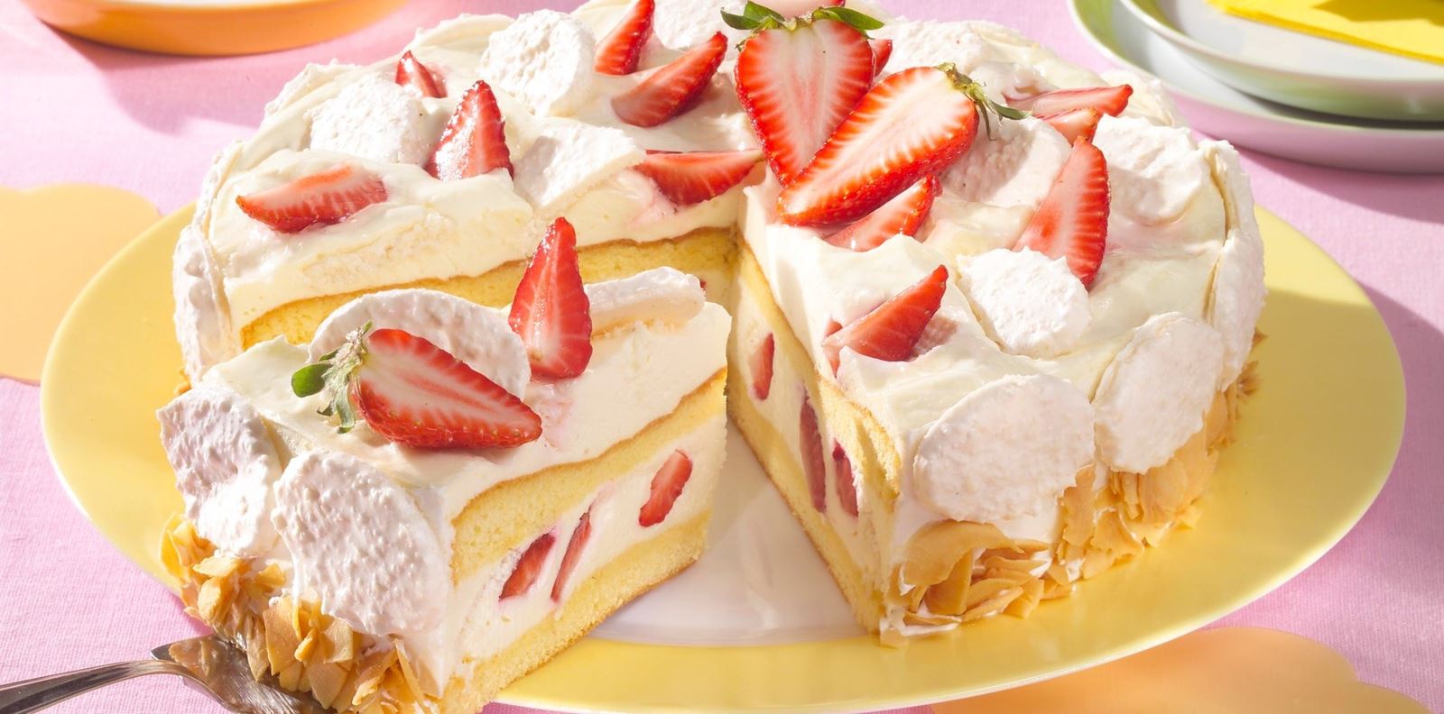 Маслена торта с ягоди и шампанско