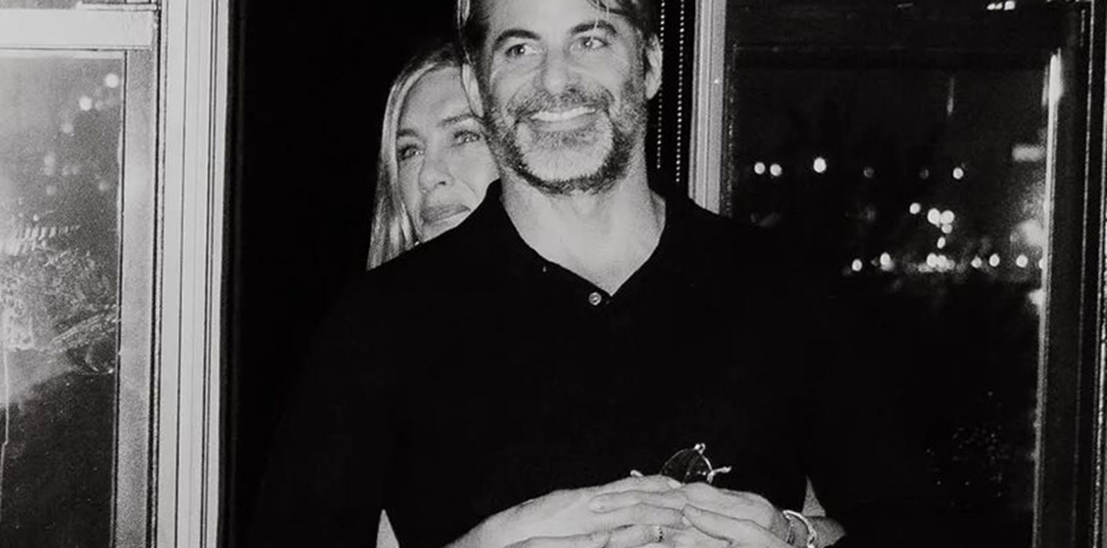 Дженифър Анистън представи нови продукти с участието на Джим Къртис