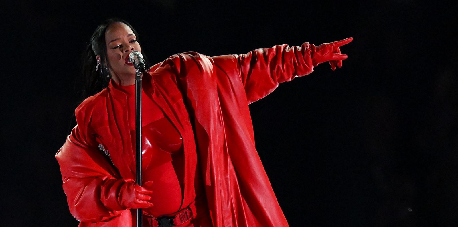 Всичко за изпълнението на Риана на Super Bowl