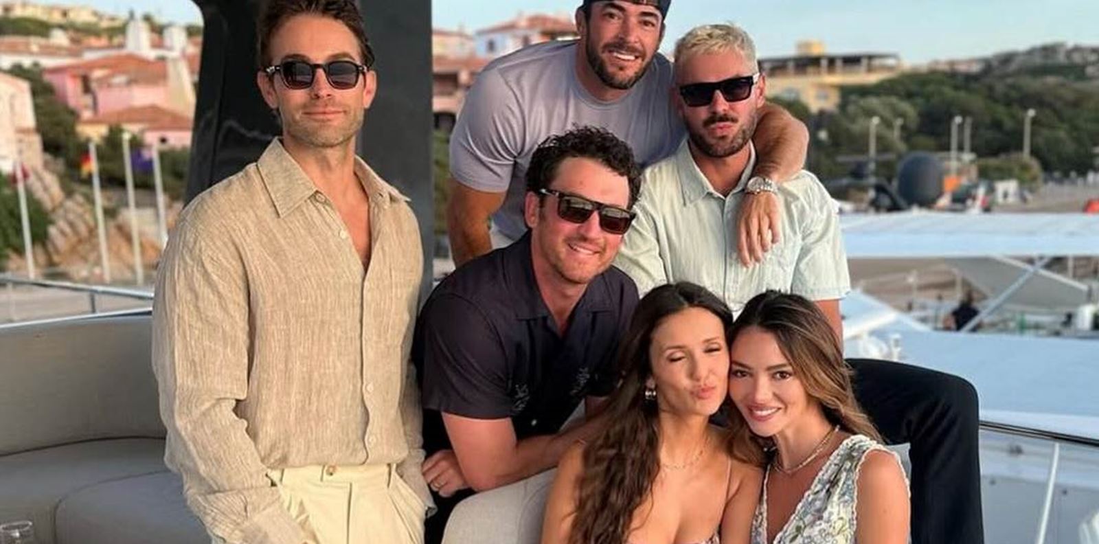 Нина Добрев лекува сърцето си в Италия