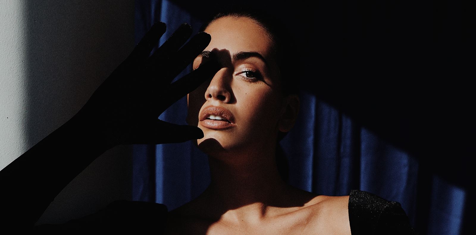 МОДА: Dark In The Night ft. Лорена Дюран