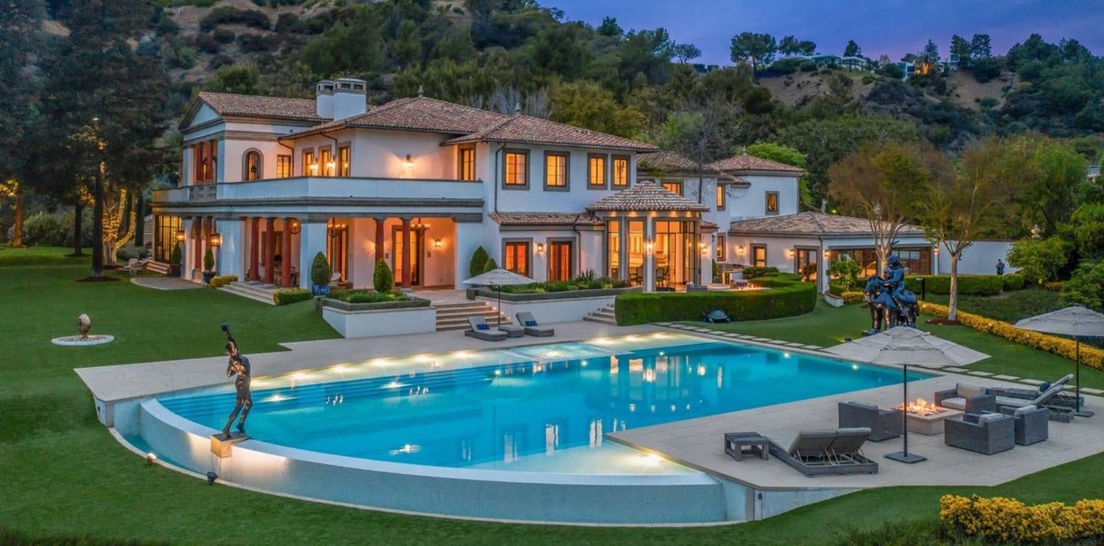 Адел купува това имение за 58 милиона долара