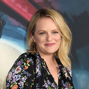 Елизабет Мос от  &quot;&lt;em>Историята&lt;/em> &lt;em>на&lt;/em> &lt;em>прислужницата&lt;/em>&quot; очаква първото си дете