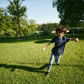 Как да превърнете двора в идеалния за детски забавления кът