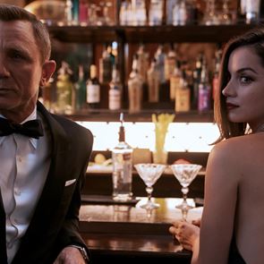 Смъртта може да почака, новият филм за Джеймс Бонд - не