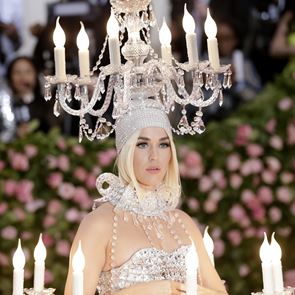 Щурите сценични костюми на Кейти Пери