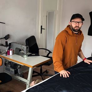 Дизайнерът Николай Божилов – за маските и хората