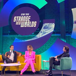 Дами и господа, It&#39;s (Sky) Showtime