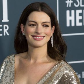 Ан Хатауей разкри името на второто си дете