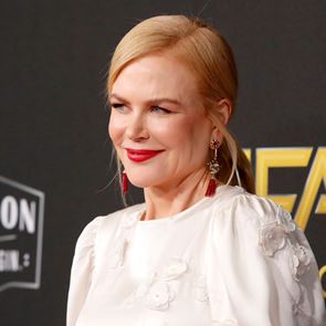 Бяло съвършенство: &lt;em>Никол&lt;/em> &lt;em>Кидман&lt;/em> на The Hollywood Film Awards