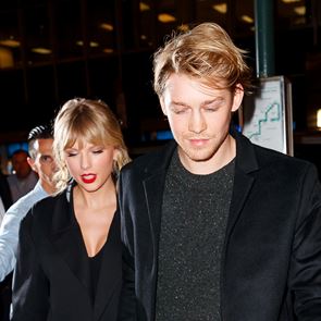 Тейлър Суифт възпя раздялата си с Джо Алуин в песен