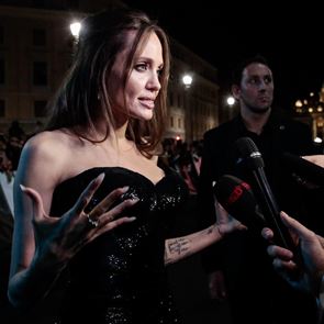 И Анджелина ли се връща при бившия си съпруг