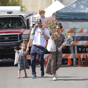 Трябва ли да къпем бебето си често? Мила &amp; &lt;em>Аштън&lt;/em> казват „НЕ&quot;