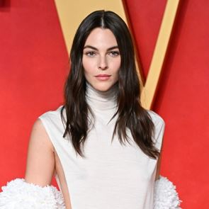 Гаджето на &lt;em>Леонардо&lt;/em> &lt;em>ди&lt;/em> &lt;em>Каприо&lt;/em> в обятията на Тео Джеймс