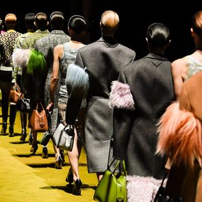 По двете крайности с &quot;идеологията на Prada