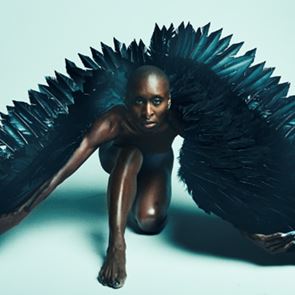 Синтия Ериво представя новия си сингъл "Replay" преди Оскарите