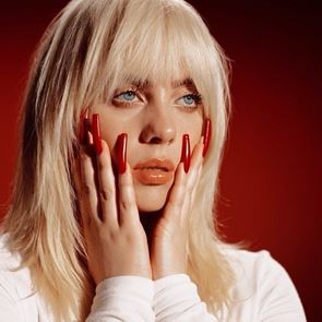 Били Айлиш режисира и новото си музикално видео