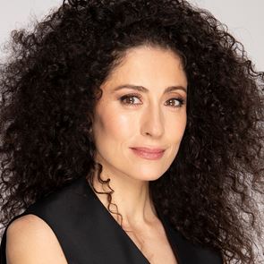 Саня Армутлиева и непосилната лекота на музиката