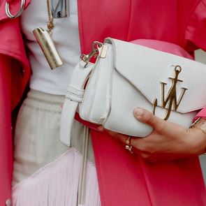 Най-предпочитаните дамски чанти това лято