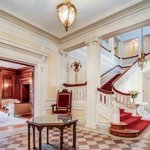 Продава се имението, където е сниман филмът „Малки жени