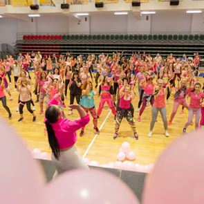 Party in Pink™ Zumbathon® и Фондация &quot;Една от 8&quot; ще танцуват в подкрепа &lt;em>на&lt;/em> благотворителна кауза