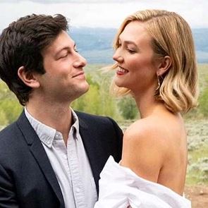 Карли Клос е бременна с първото си дете