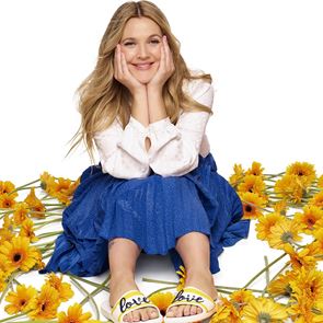 Да, Дрю Баримор също обича да ходи гола през уикенда