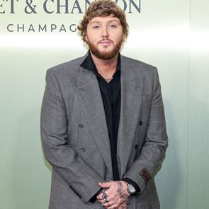 Джеймс Артър реши да разкаже всичко случило се във филм