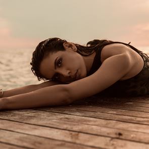 МОДА: Там, където морето и залезът стават едно цяло