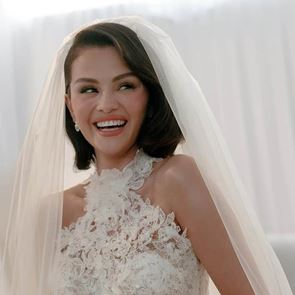 &lt;em>Селена&lt;/em> &lt;em>Гомес&lt;/em> омагьоса с три различни визии на сватбата си