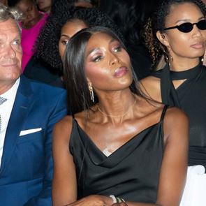 Какво провокира напрежение между Наоми Кембъл и Анна Уинтур