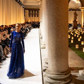 Giorgio &lt;em>Armani&lt;/em> SS 2026: Лекота, елегантност и завръщане към естественото