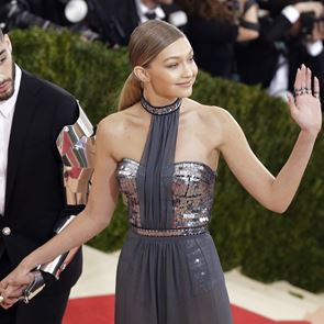 Романтичната целувка със Зейн Малик, която &lt;em>Джиджи&lt;/em> &lt;em>Хадид&lt;/em> сподели в Instagram