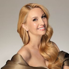 Йордана Димитрова и изкуството да си великолепна жена