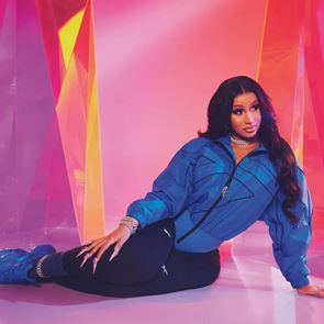 Карди Би и рождения й ден в стил &quot;Бурлеска