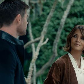 Нарушаваме всички правила с &quot;Престъпление 101&quot; с &lt;em>Хали&lt;/em> &lt;em>Бери&lt;/em> и Крис Хемсуърт